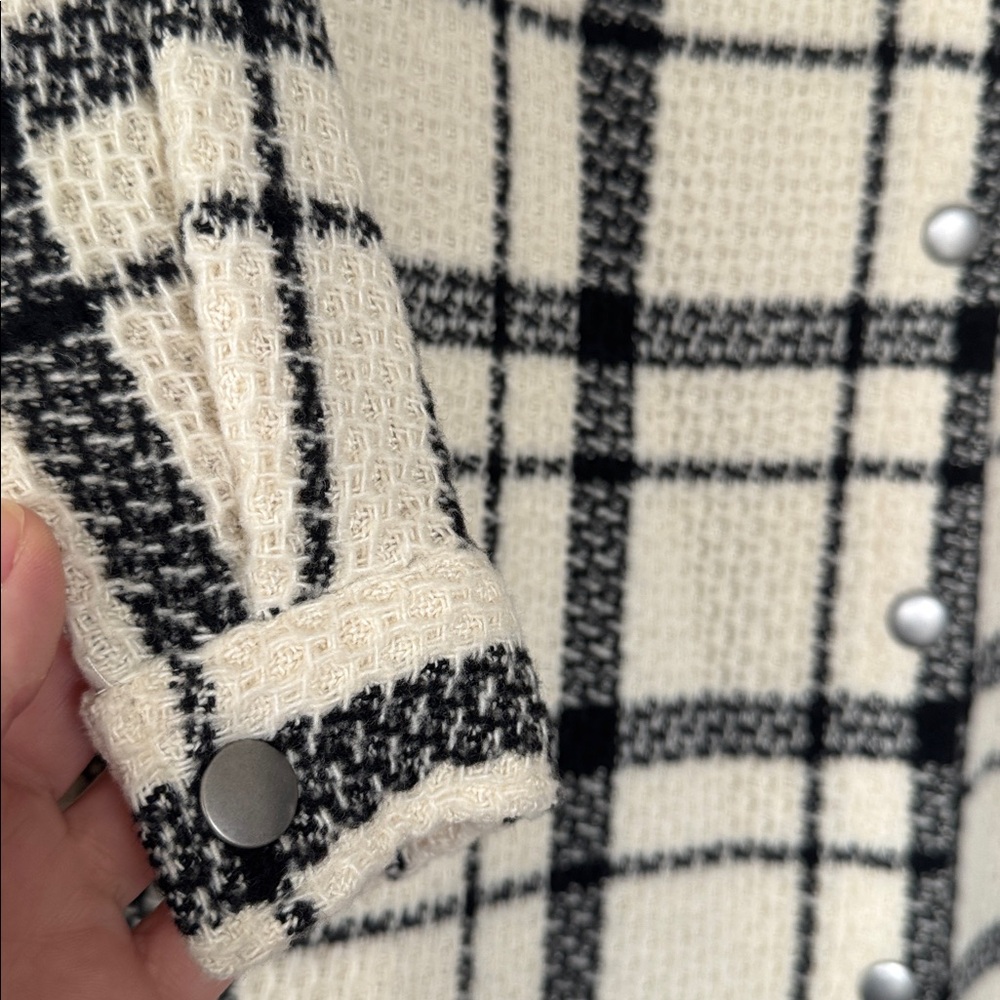 H&M Oversized Lightweight Plaid Button-Up Shirt Jacket -Shacket  - Size 2/Small - Picture 6 of 8